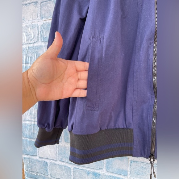 GSTQ Convertible Baseball Jacket Cape Size small In Midnight . - Picture 3 of 16